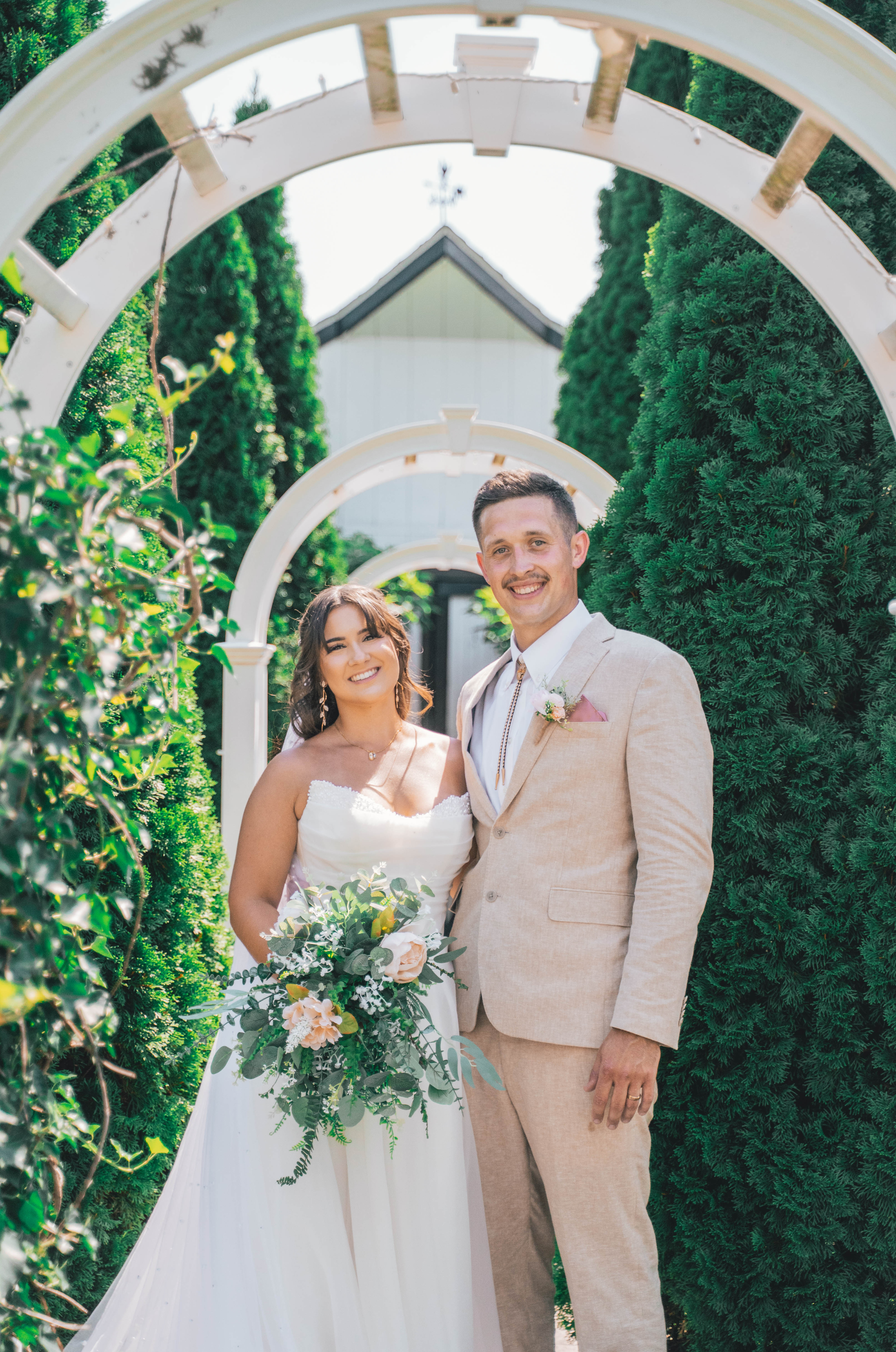 Bride and groom first kiss testimonial photo